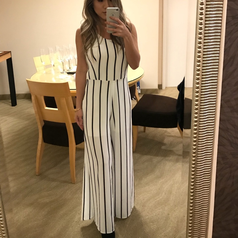Mod Ref | White striped jumpsuit